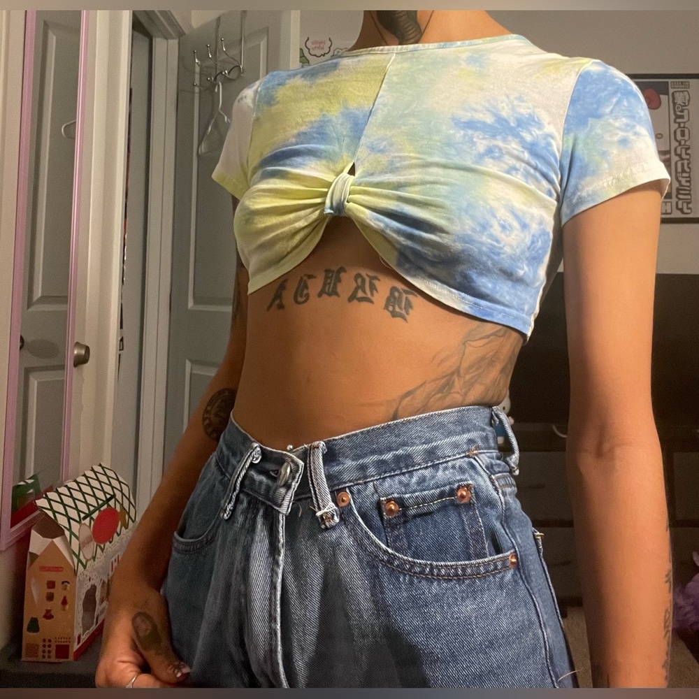 SHEIN Yellow/Blue Knotted Crop Top